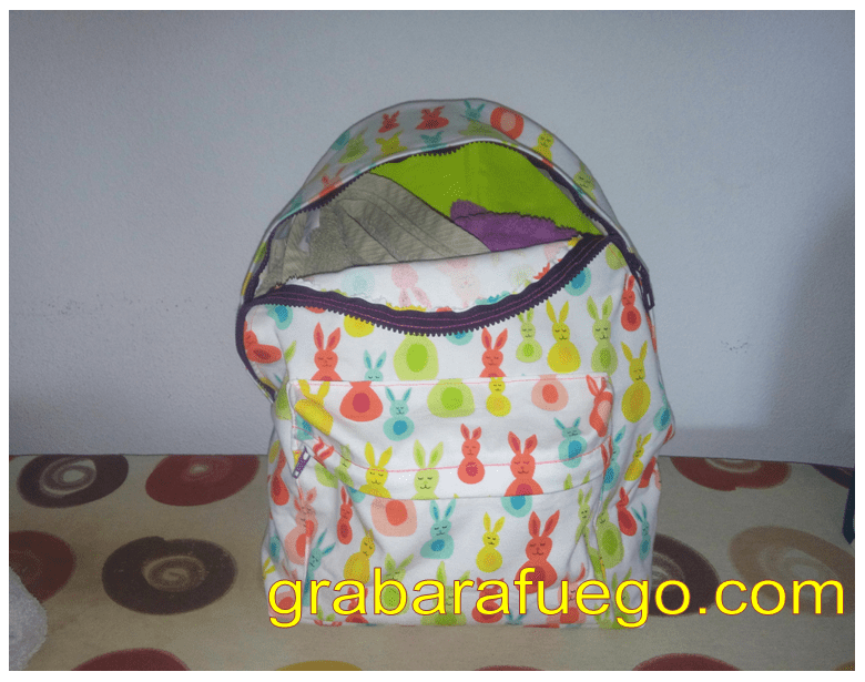 mochila conejitos3.png